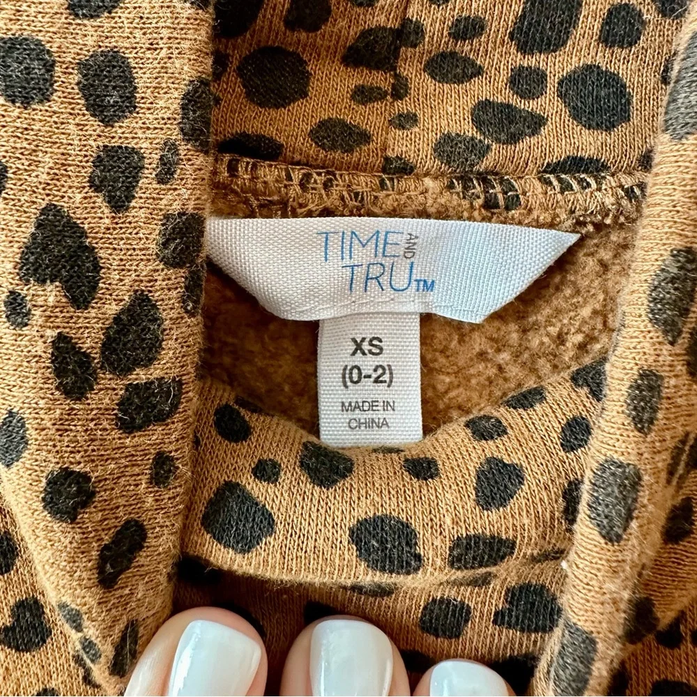 Time and Tru Animal Print Turtleneck Puff Sleeves Sweater Women’s Size XS - Picture 3 of 3